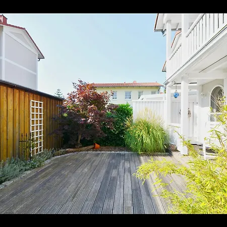 Strandgold Apartment *